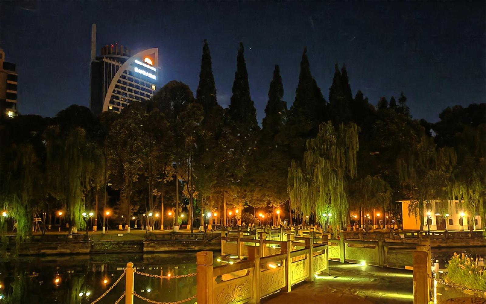 Felton Grand Hotel Чэнду Экстерьер фото